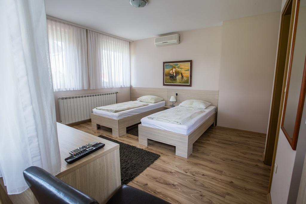 Guesthouse Ikar Velika Gorica Extérieur photo